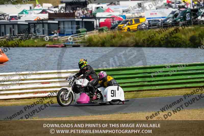Vintage motorcycle club;eventdigitalimages;mallory park;mallory park trackday photographs;no limits trackdays;peter wileman photography;trackday digital images;trackday photos;vmcc festival 1000 bikes photographs